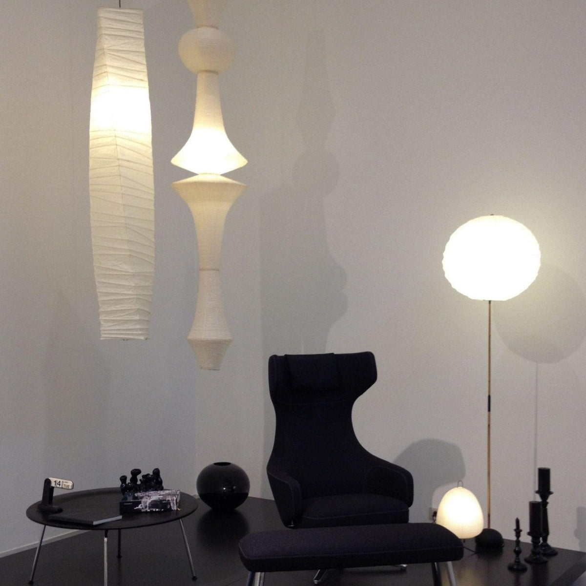 Faye lampă suspendată din hârtie, sculpturală, verticală