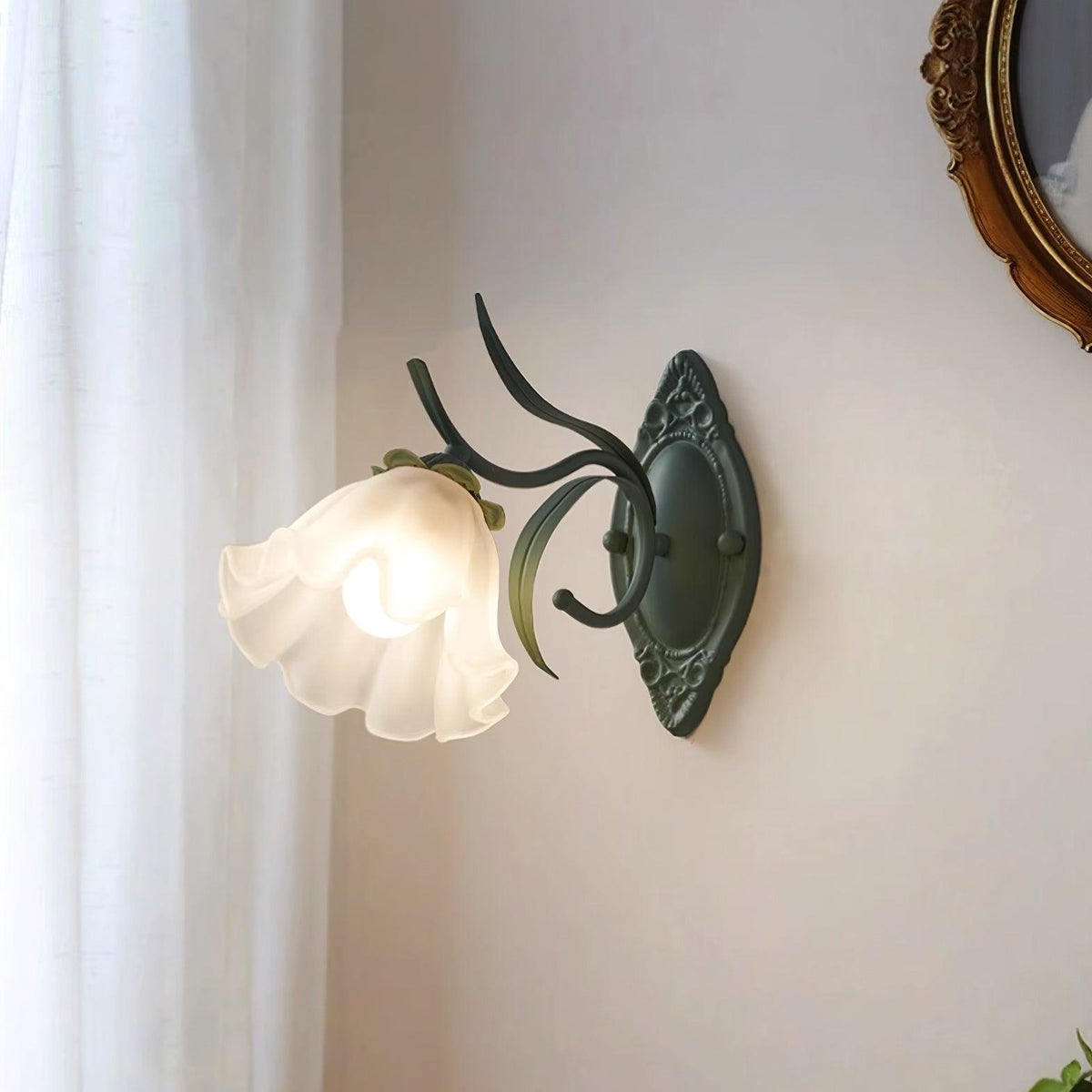 Aplică de perete Vintage cu Abajur Floral din sticlă pentru dormitor și living