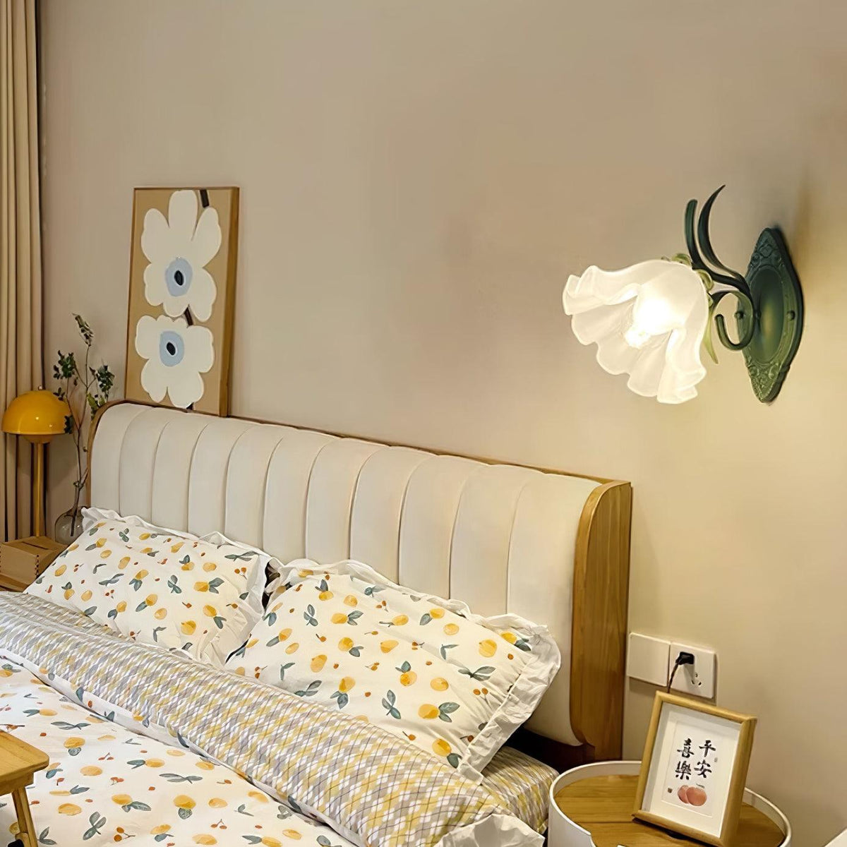 Aplică de perete Vintage cu Abajur Floral din sticlă pentru dormitor și living