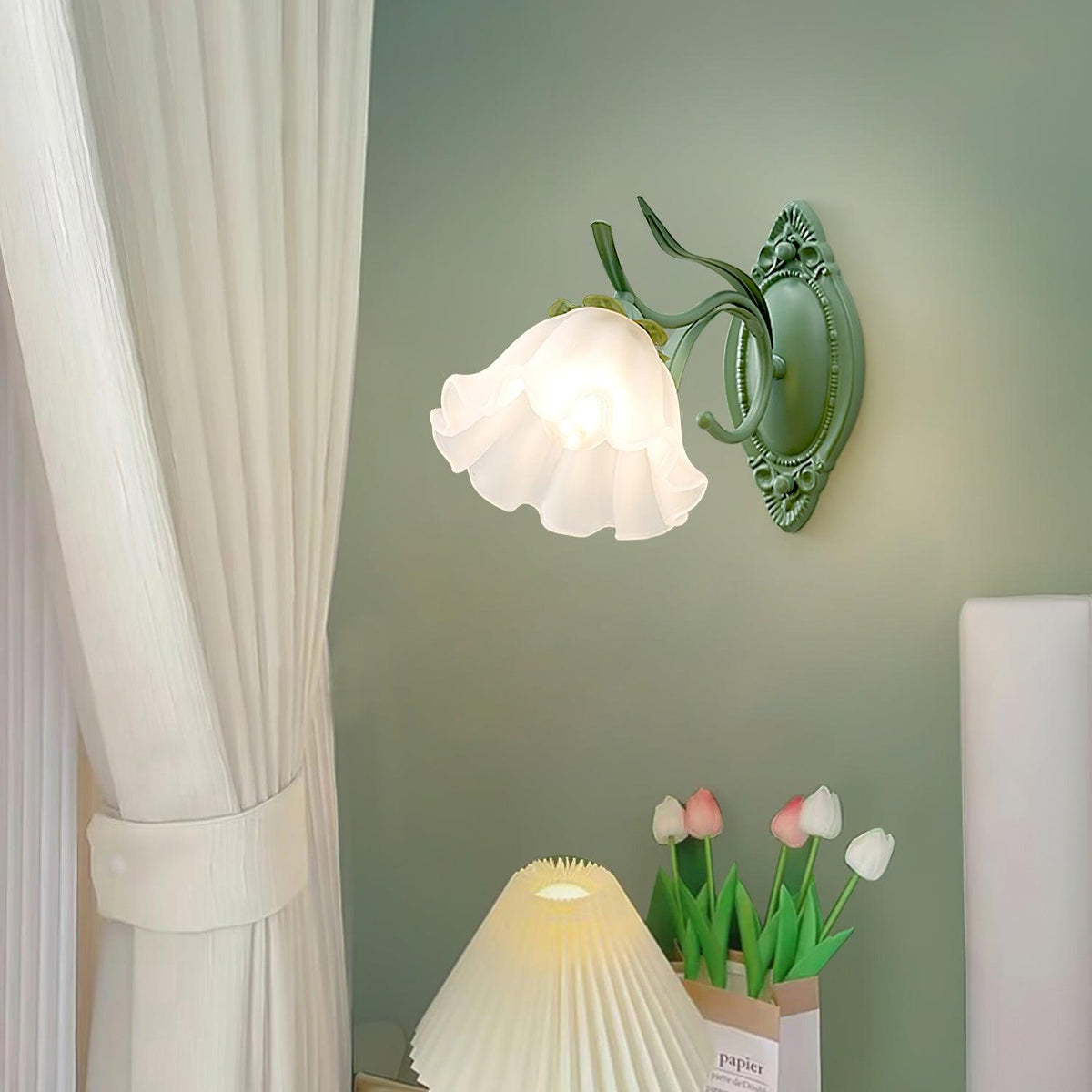 Aplică de perete Vintage cu Abajur Floral din sticlă pentru dormitor și living