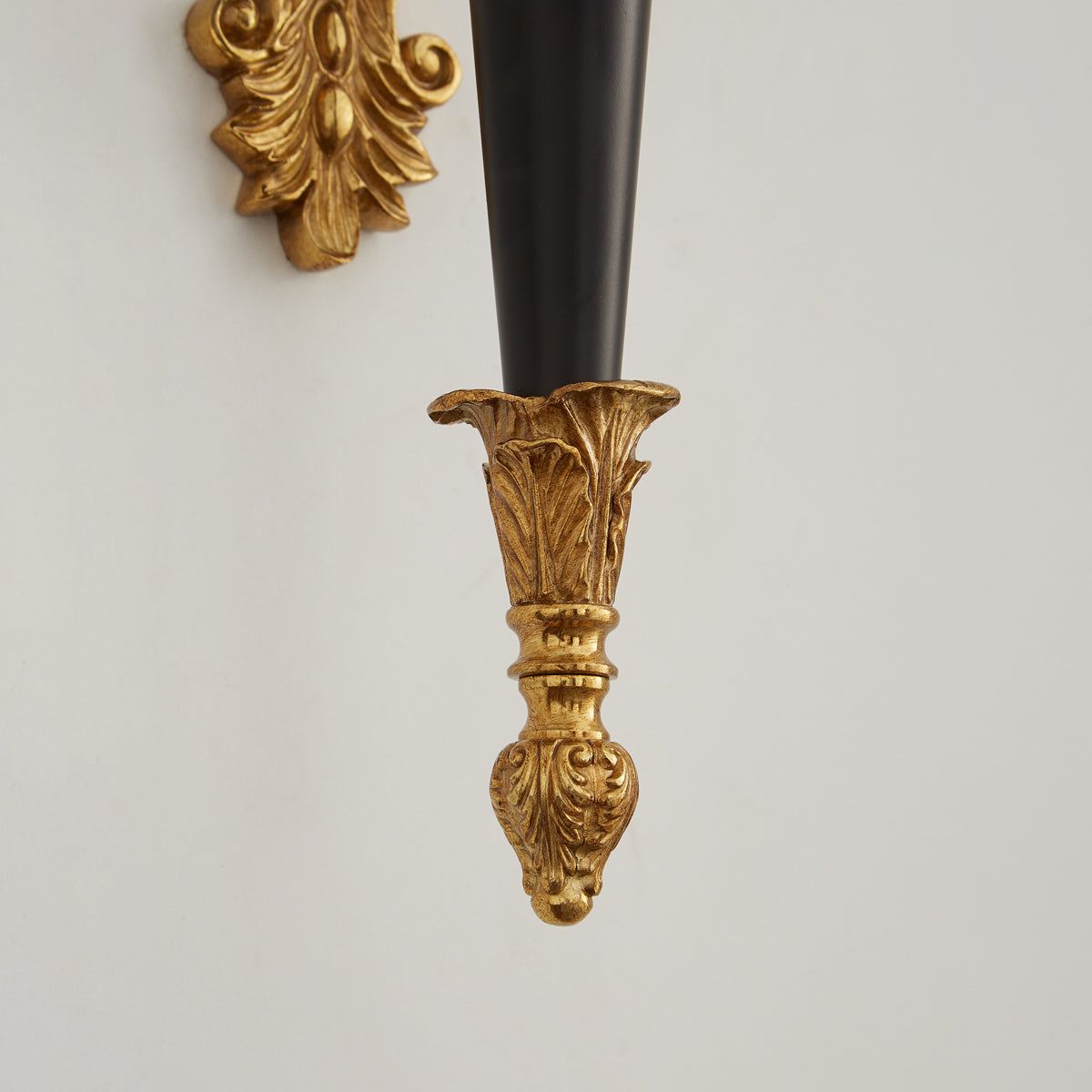 Rosalinda Torch aplică de perete