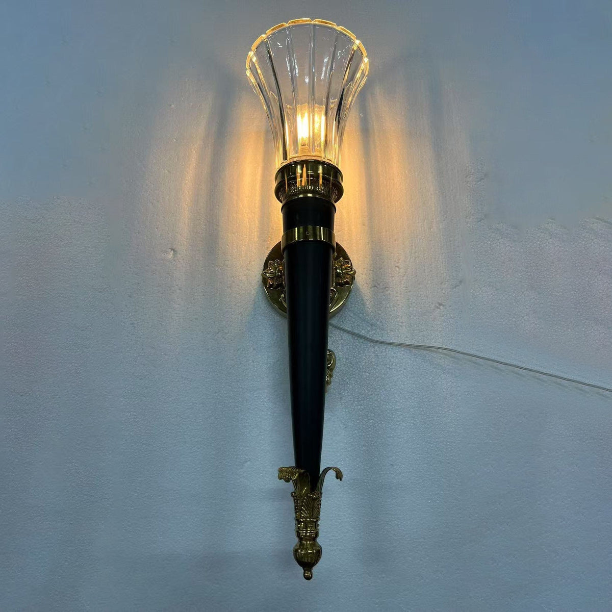 Rosalinda Torch aplică de perete
