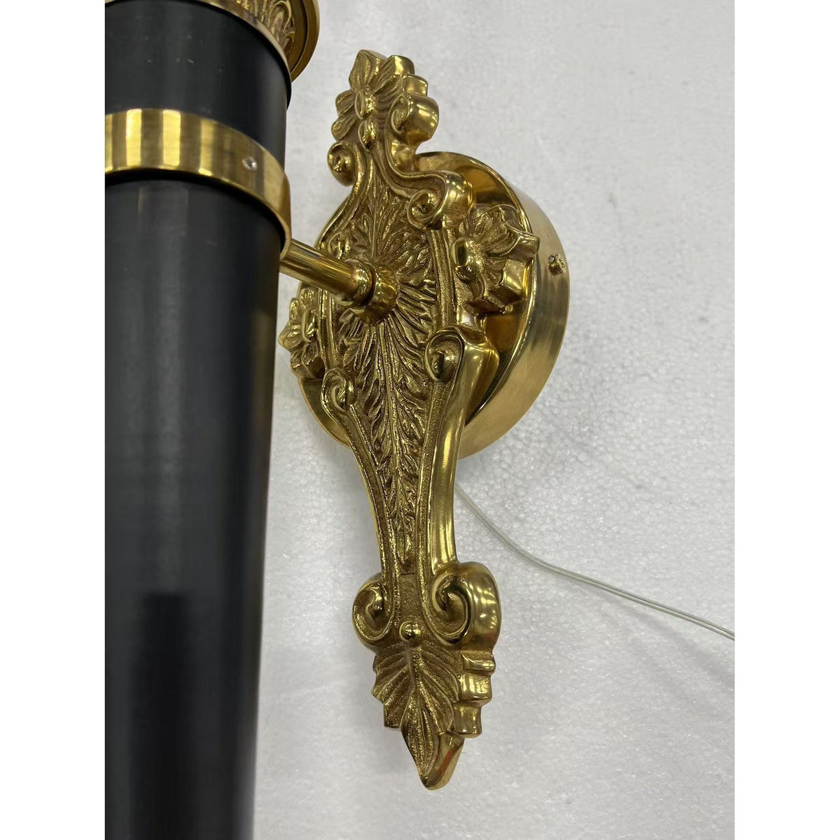 Rosalinda Torch aplică de perete