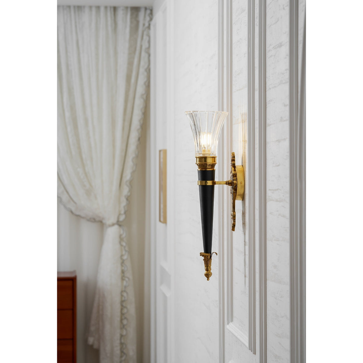 Rosalinda Torch aplică de perete