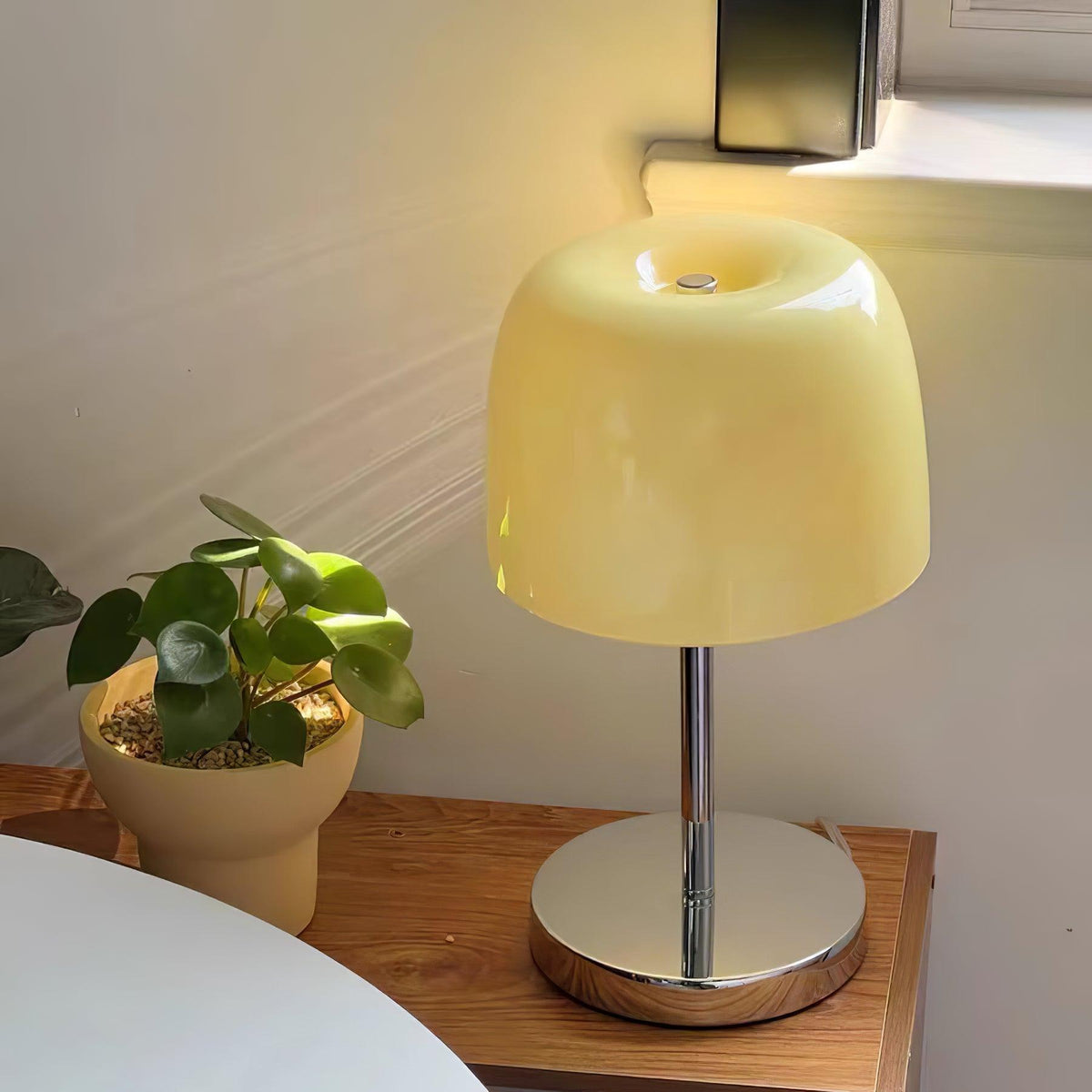 Mirinira lampă de masă