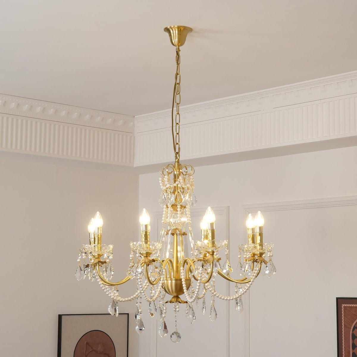 Candelabru corp din alamă cu picături de cristal perlé, eleganță vintage