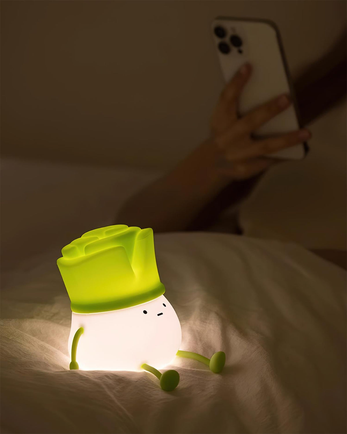 Avenuine lampă de masă