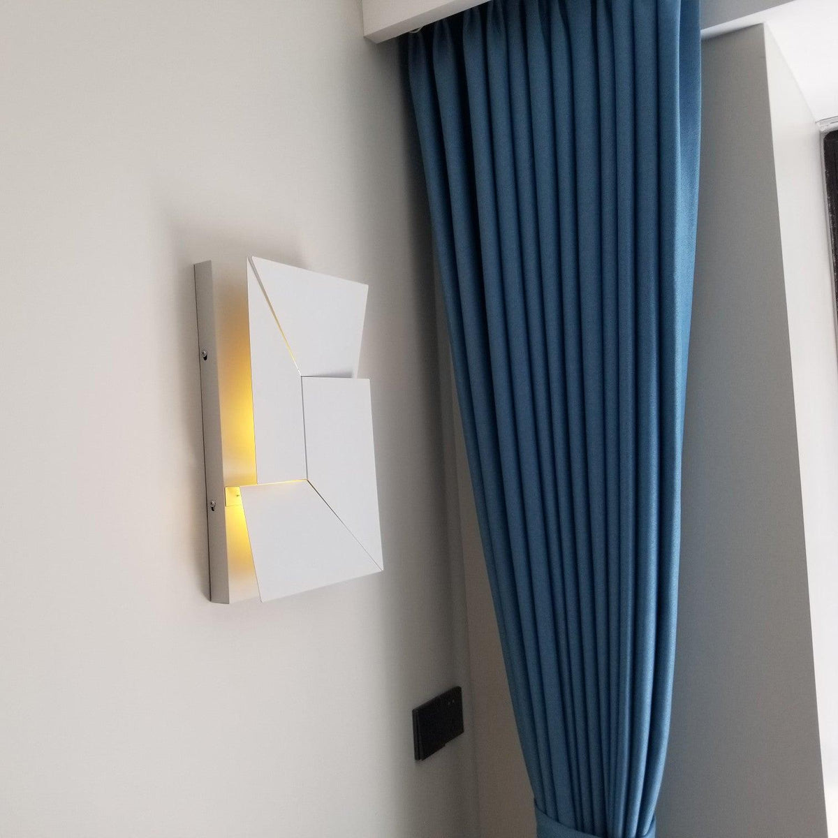 Deloza Shadows Rechargeable Grand Sconce aplică de perete