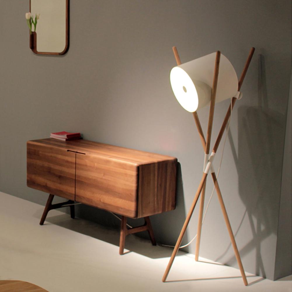 Syloena lampadar contemporan din lemn