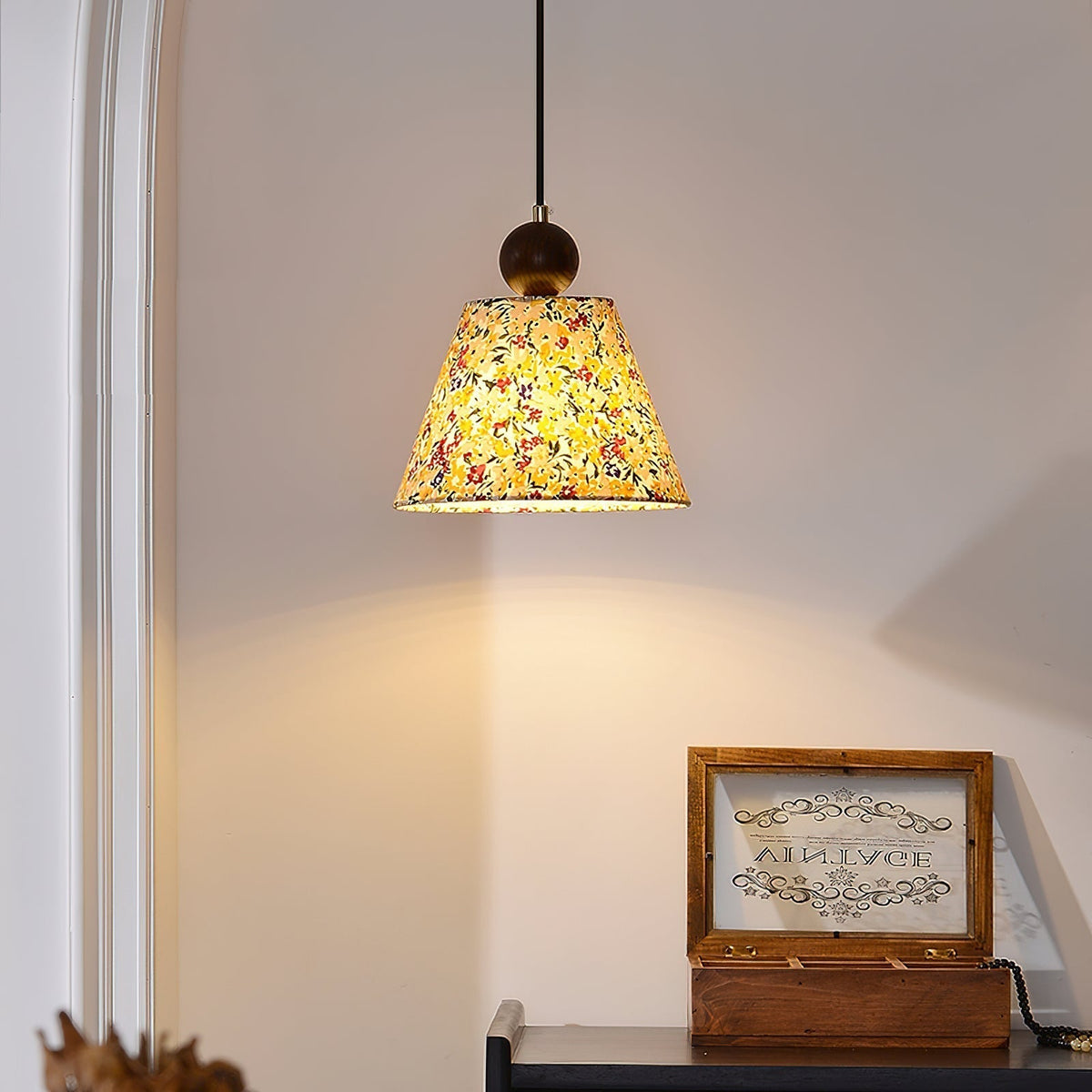 Camellia candelabru cu abajur textil