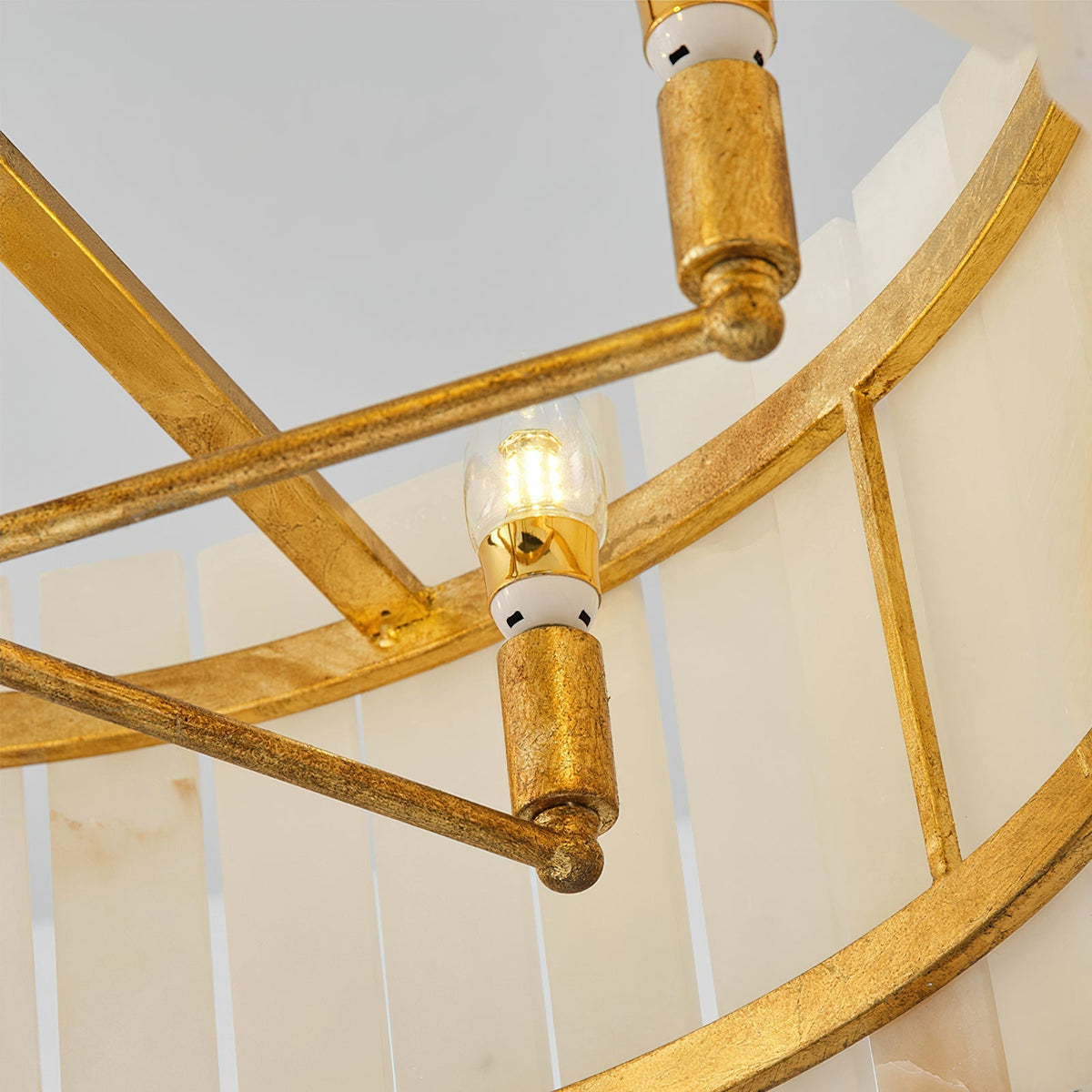 Alboora candelabru din alabastru