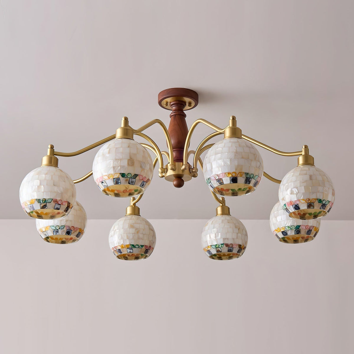 Orelerira candelabru, cu glob