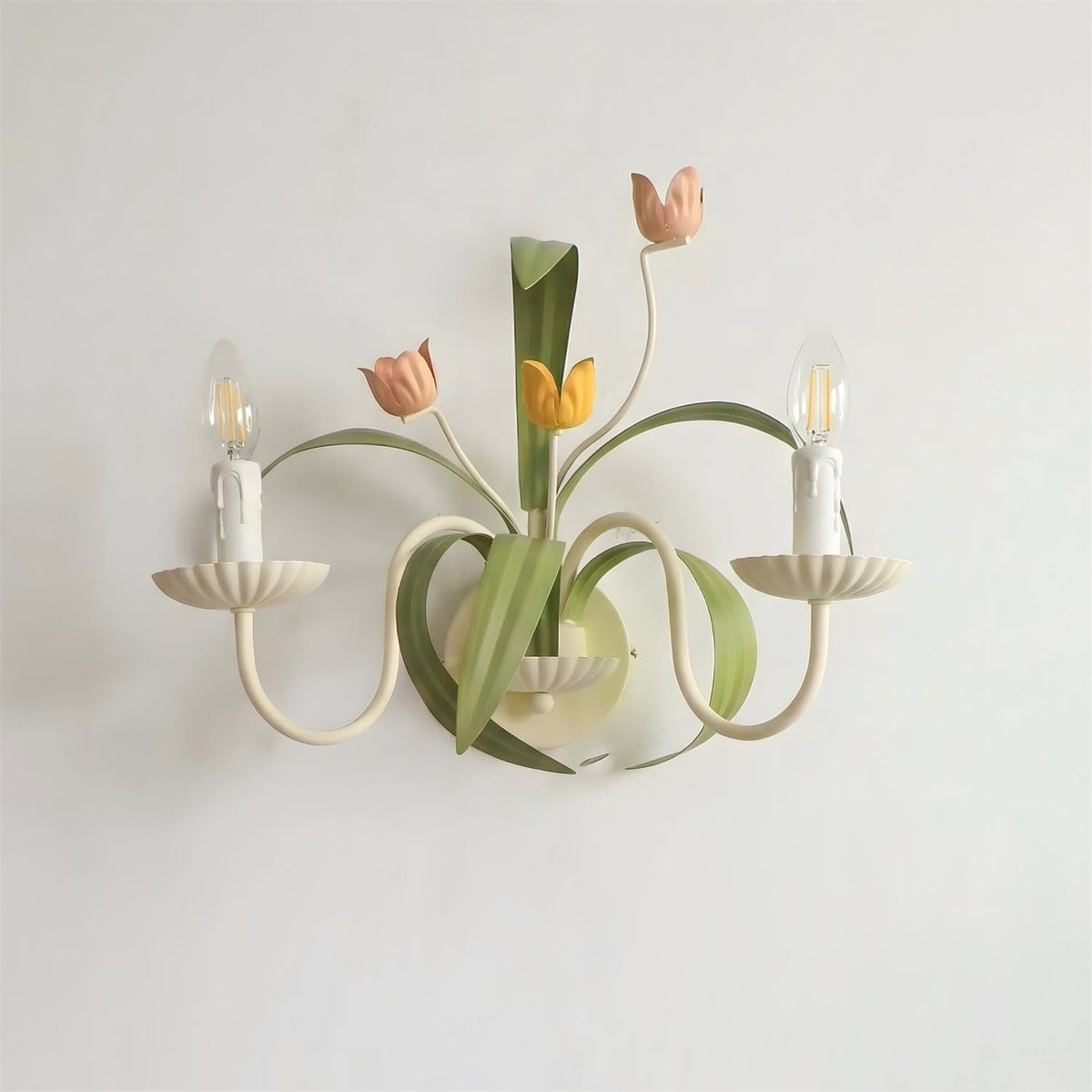 Tulianne aplică de perete
