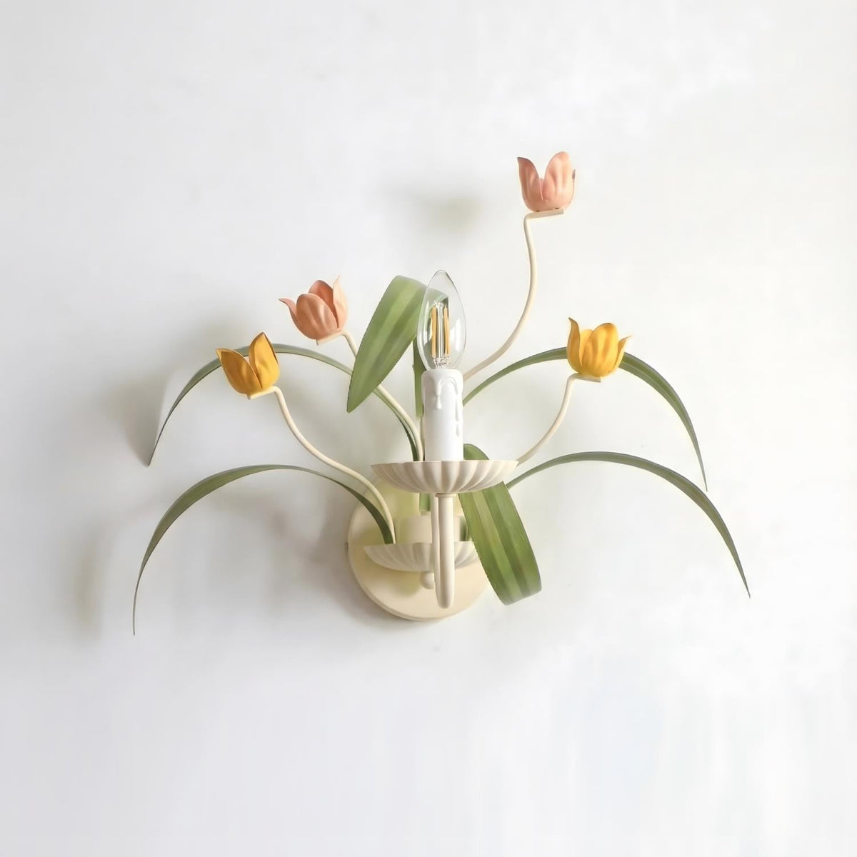 Tulianne aplică de perete