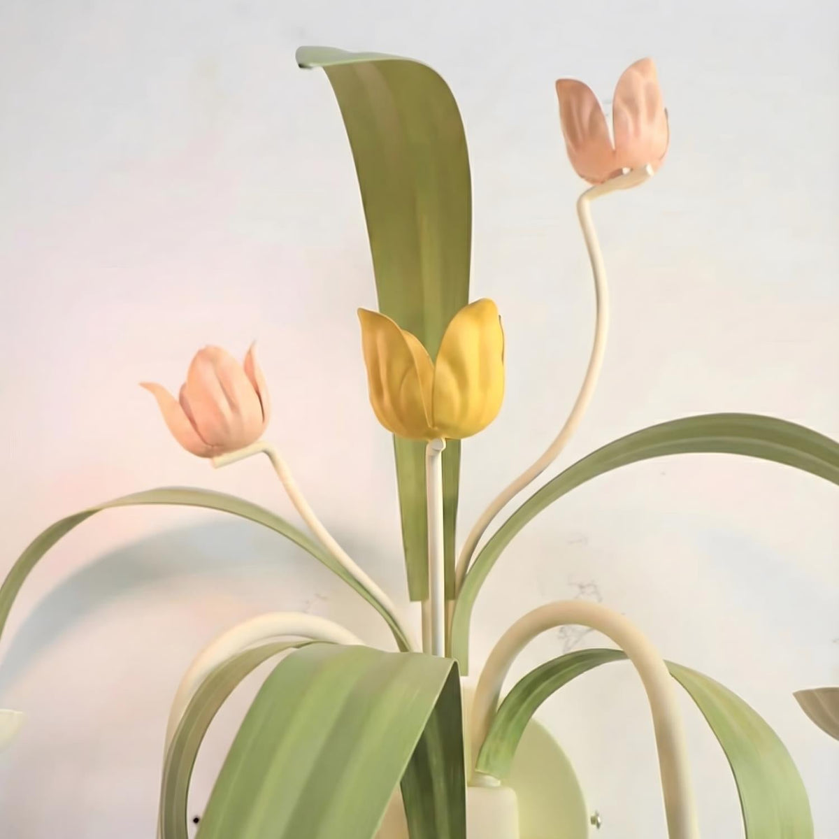 Tulianne aplică de perete