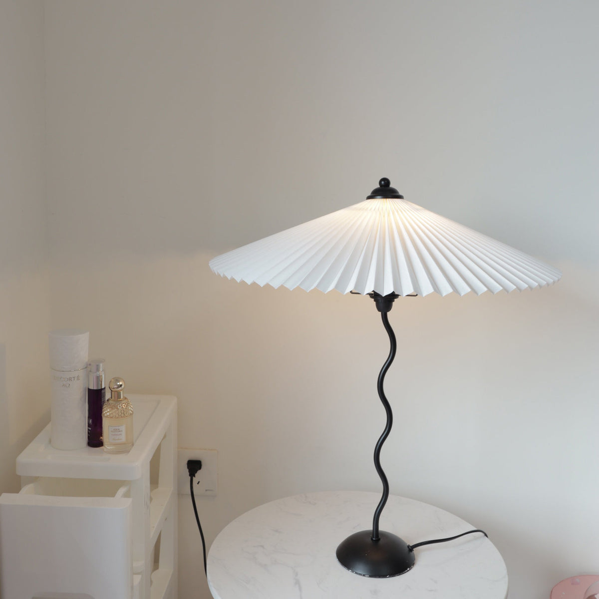 Vioro lampă de masă cu abajur textil