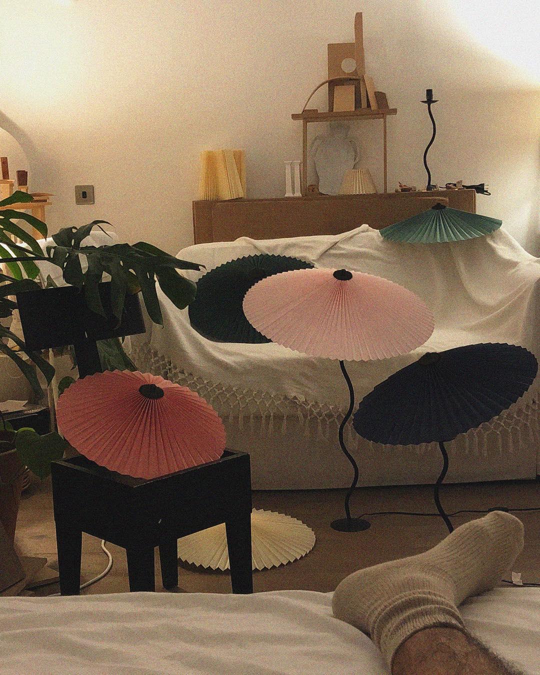 Vioro lampă de masă cu abajur textil