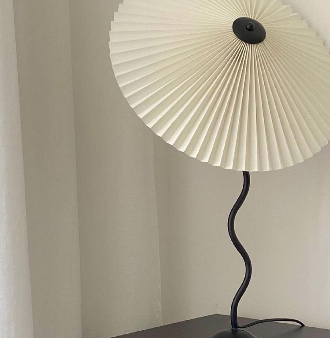Vioro lampă de masă cu abajur textil