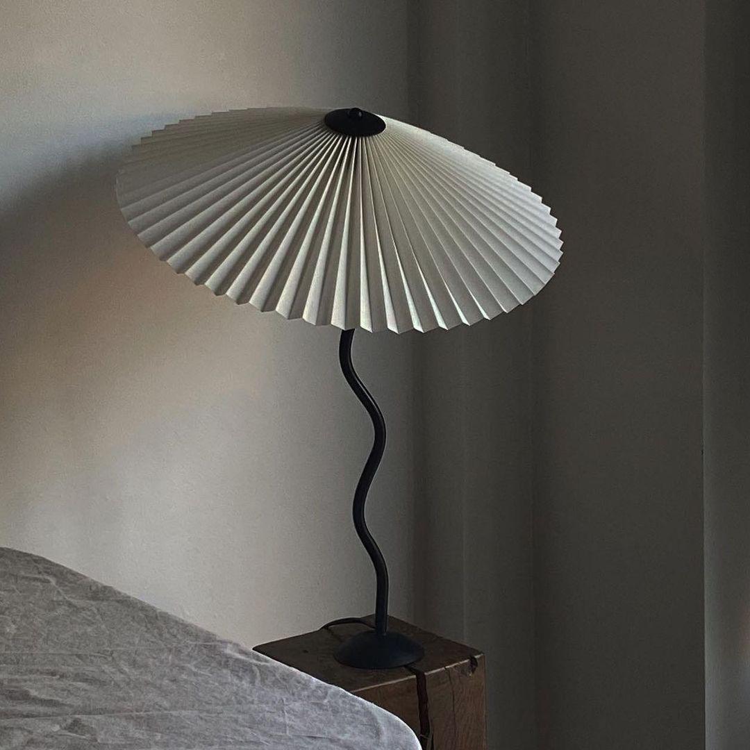 Vioro lampă de masă cu abajur textil