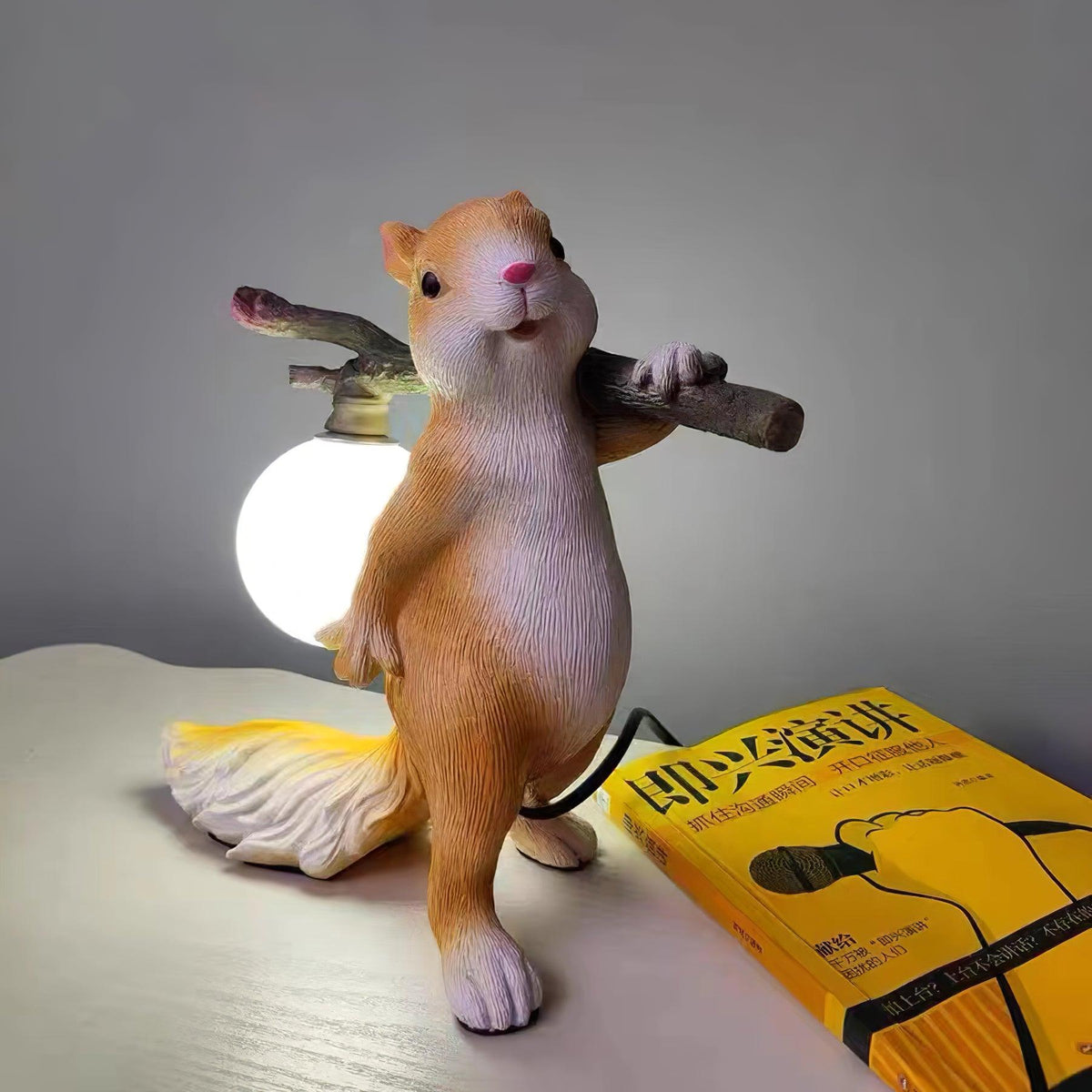 Squirrel lampă de masă