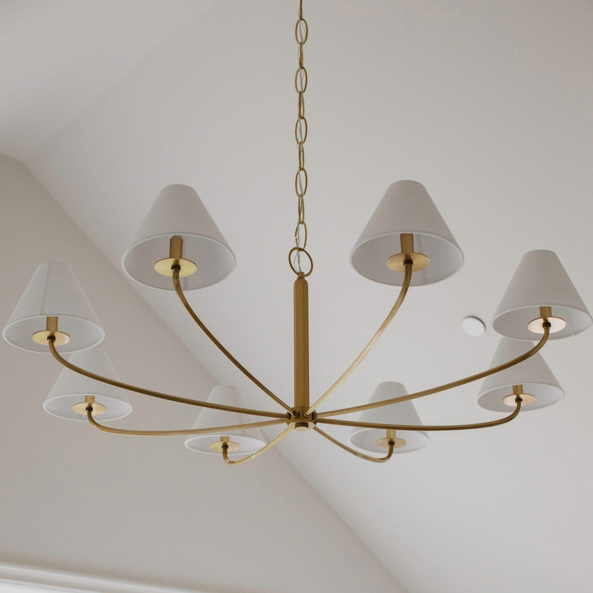 Linenena candelabru cu abajur textil