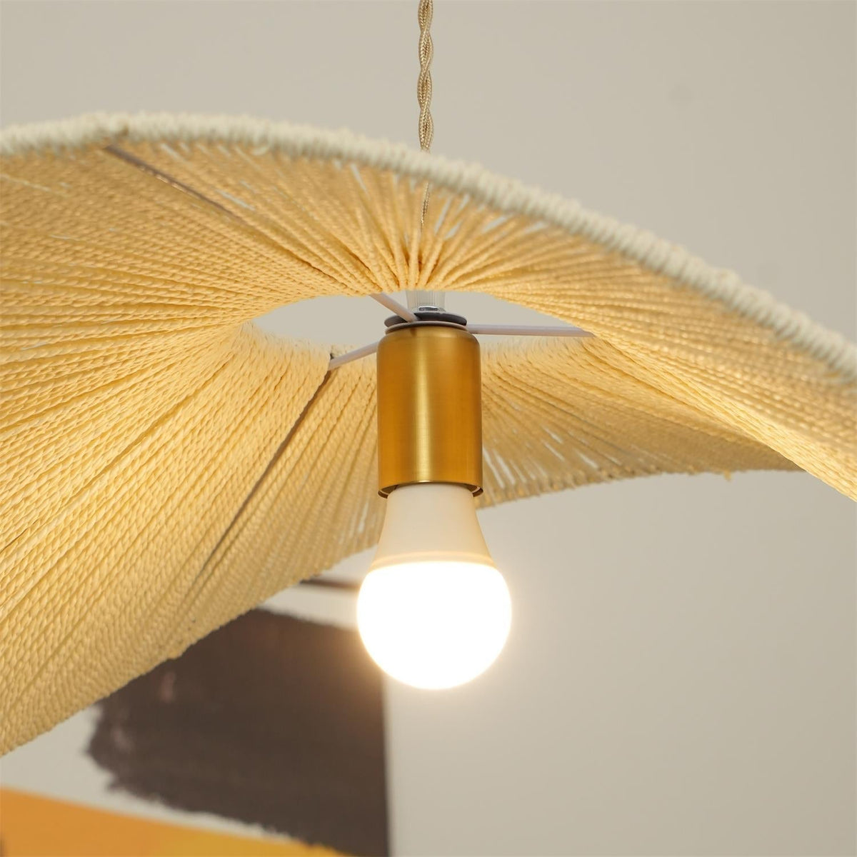Canoeria lampă suspendată țesută manual din ratan natural
