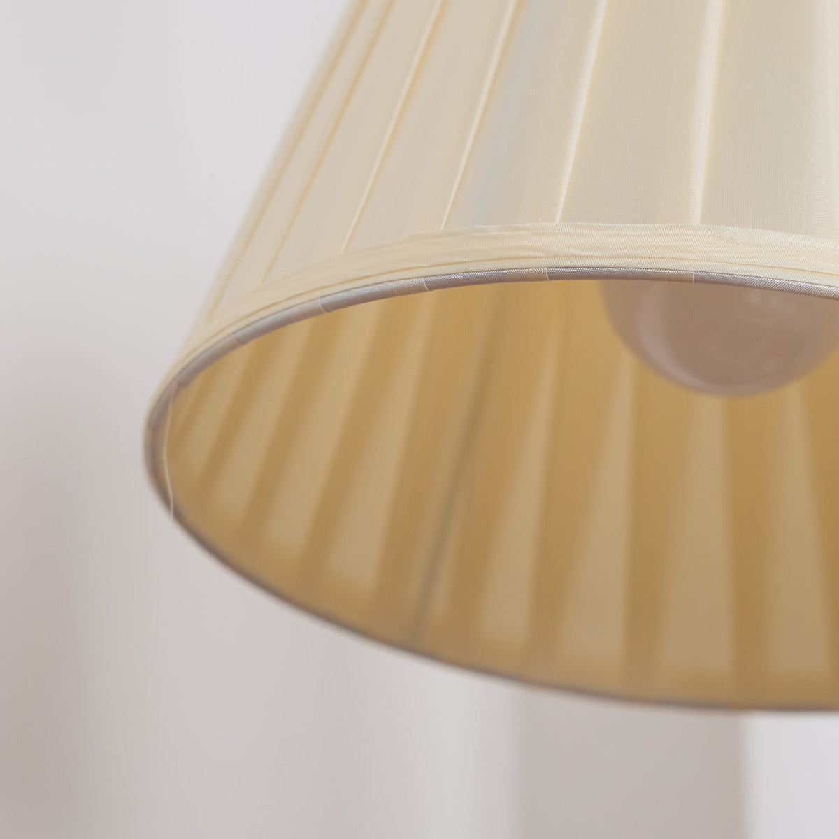 Avenuora lampă de masă vintage