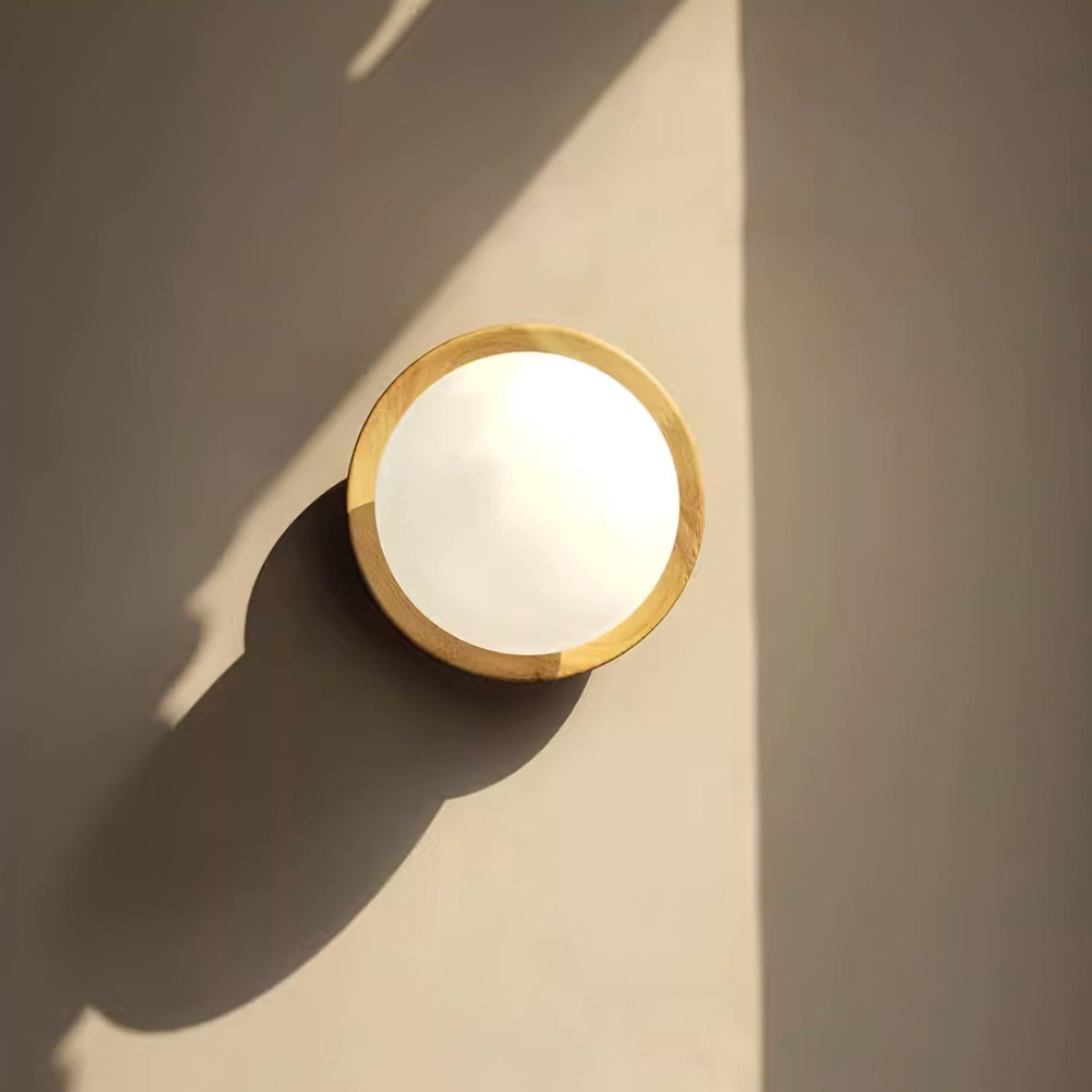 Aplică de perete corp metal cu bordură din lemn, stil minimalist