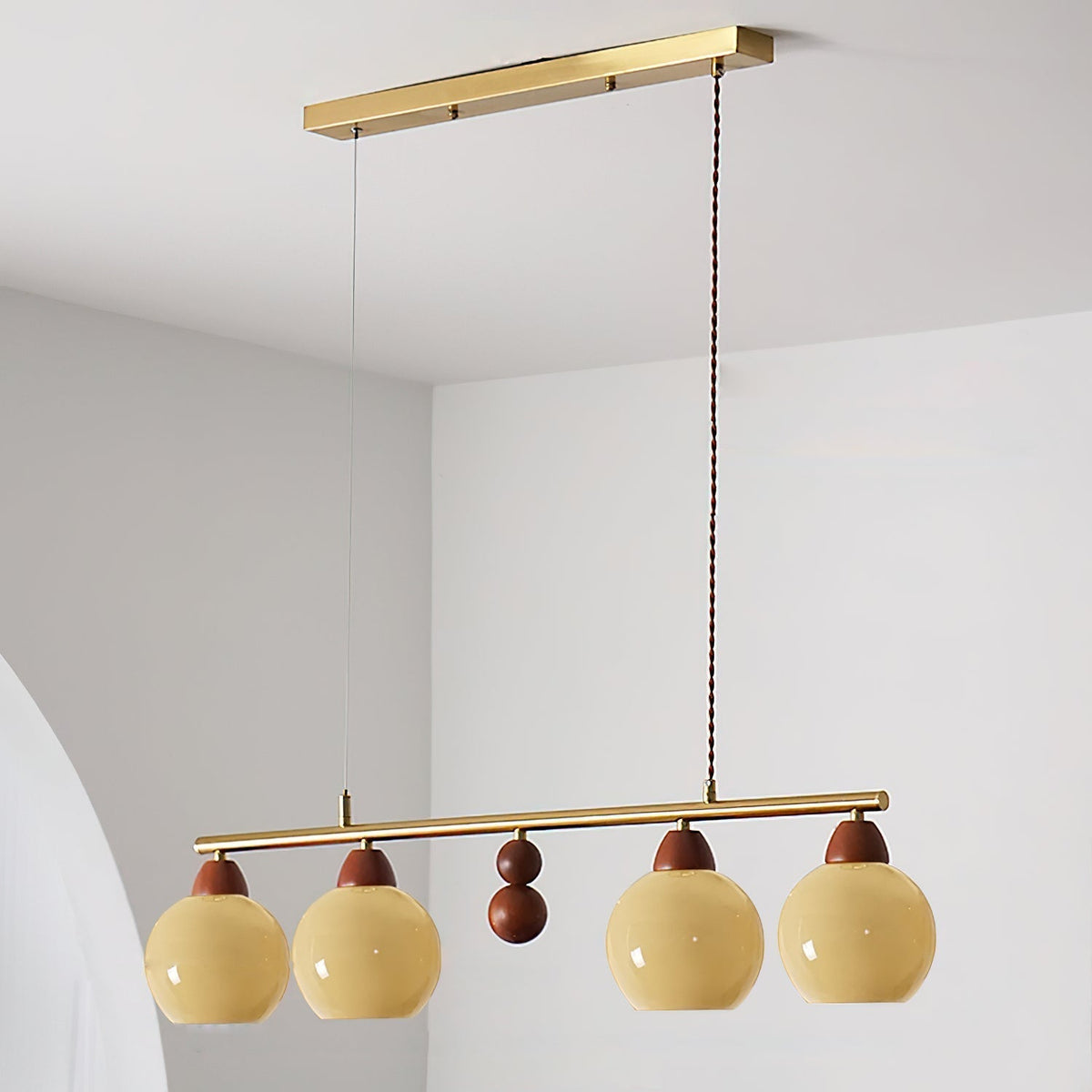 Lioruella suflat manual candelabru din sticlă