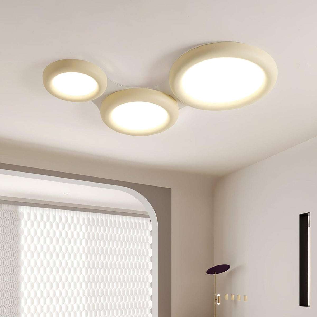 Plafonieră aplicată bej cu rozetă de tavan minimalist