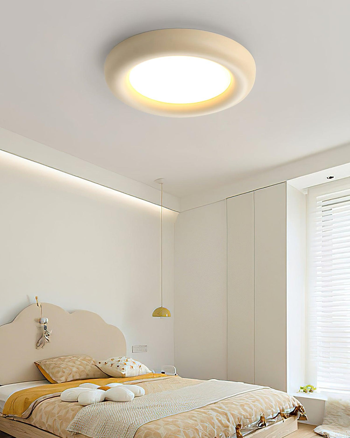 Plafonieră aplicată bej cu rozetă de tavan minimalist
