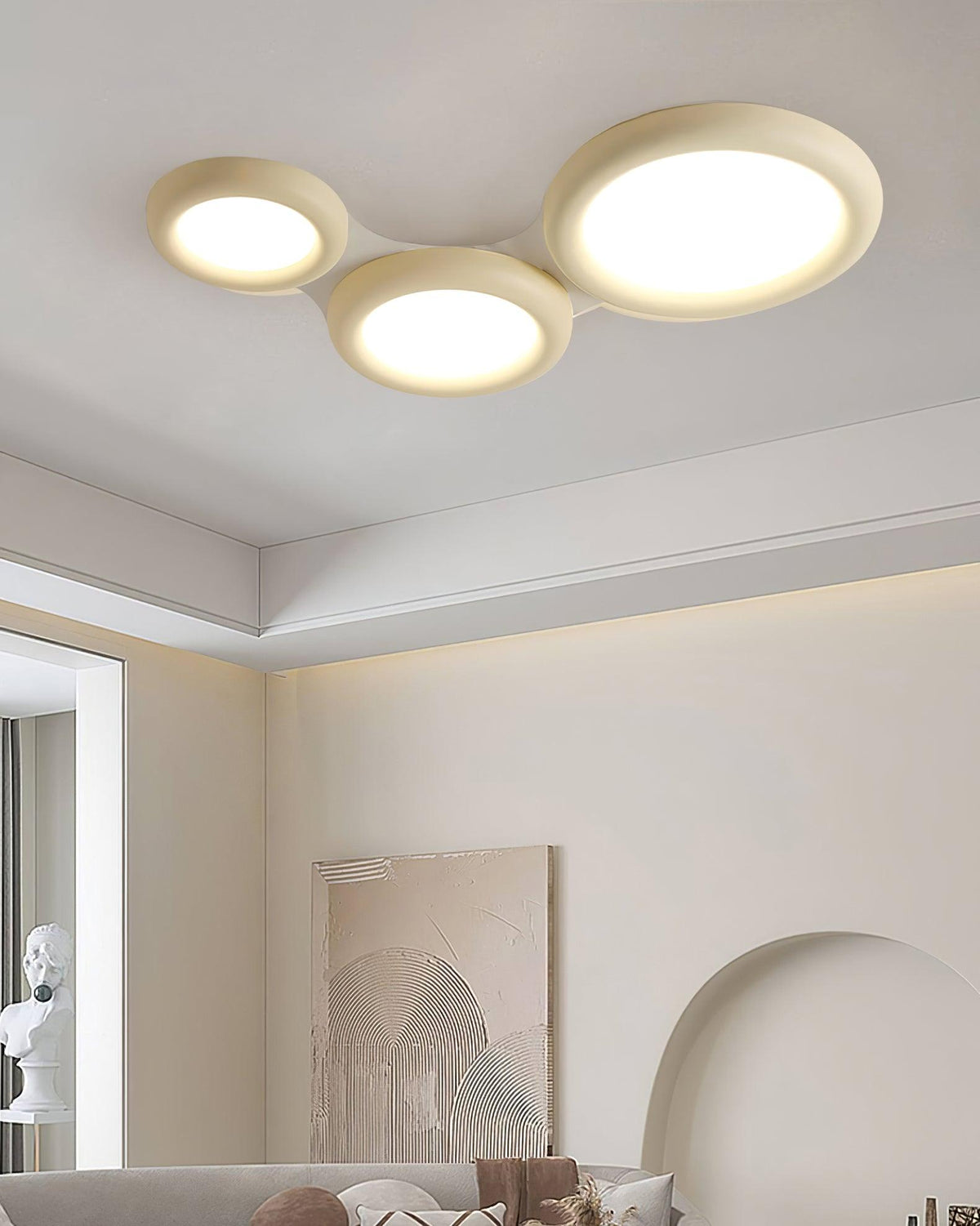 Plafonieră aplicată bej cu rozetă de tavan minimalist