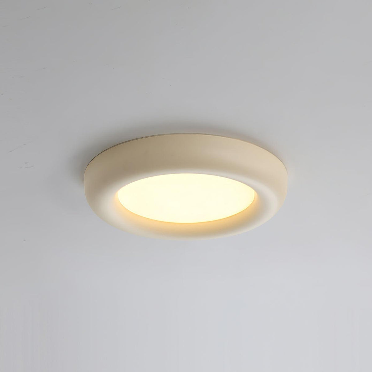 Plafonieră aplicată bej cu rozetă de tavan minimalist