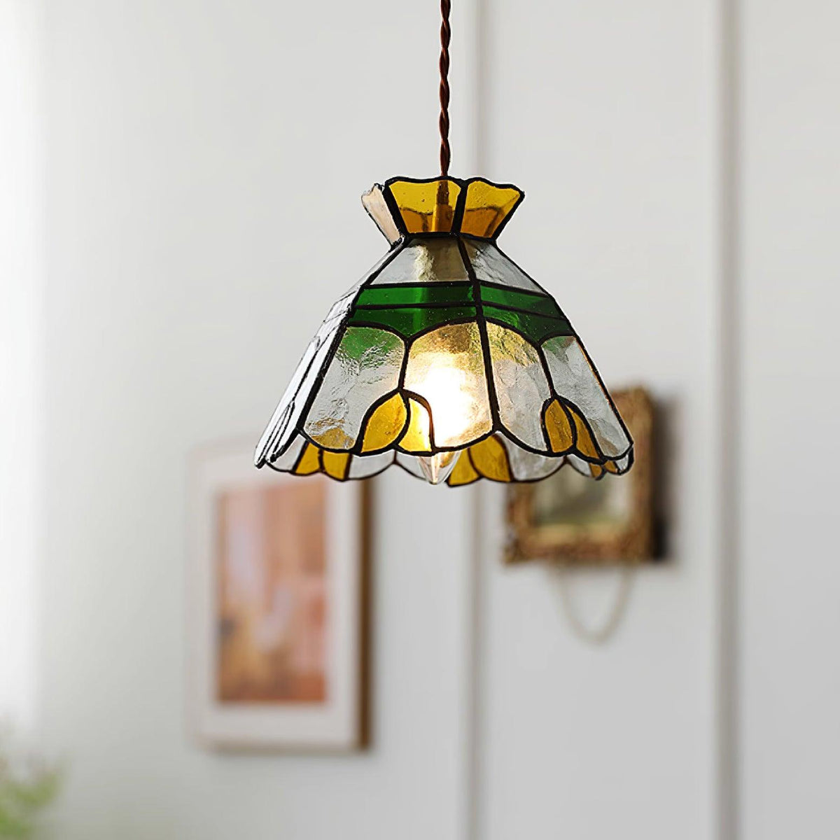 Coriva lampă suspendată din sticlă colorată, în stil modernist de la mijlocul secolului