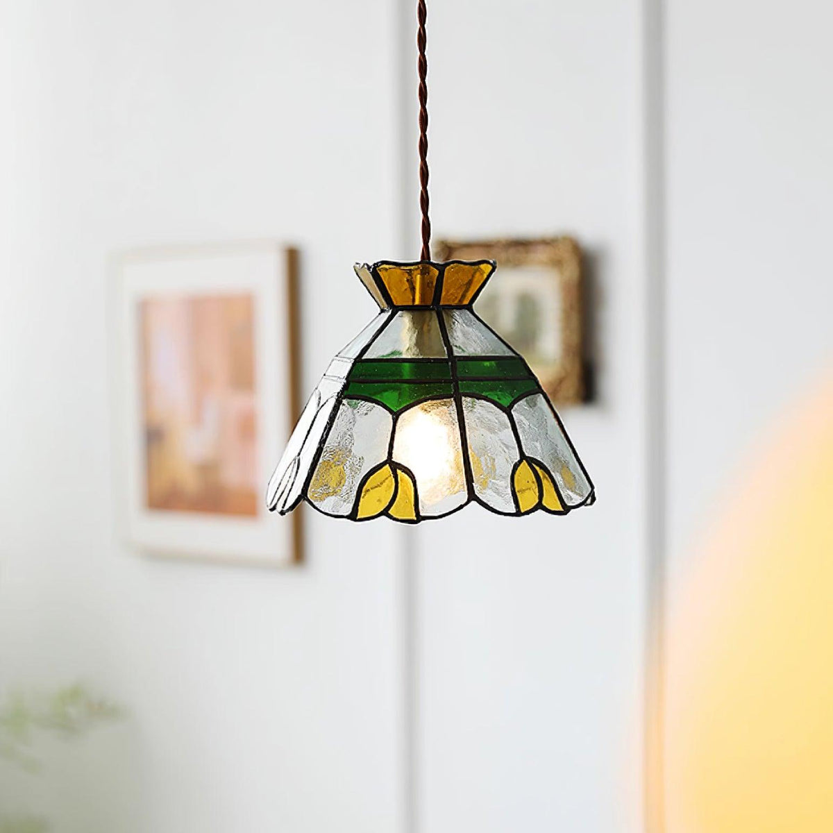 Coriva lampă suspendată din sticlă colorată, în stil modernist de la mijlocul secolului