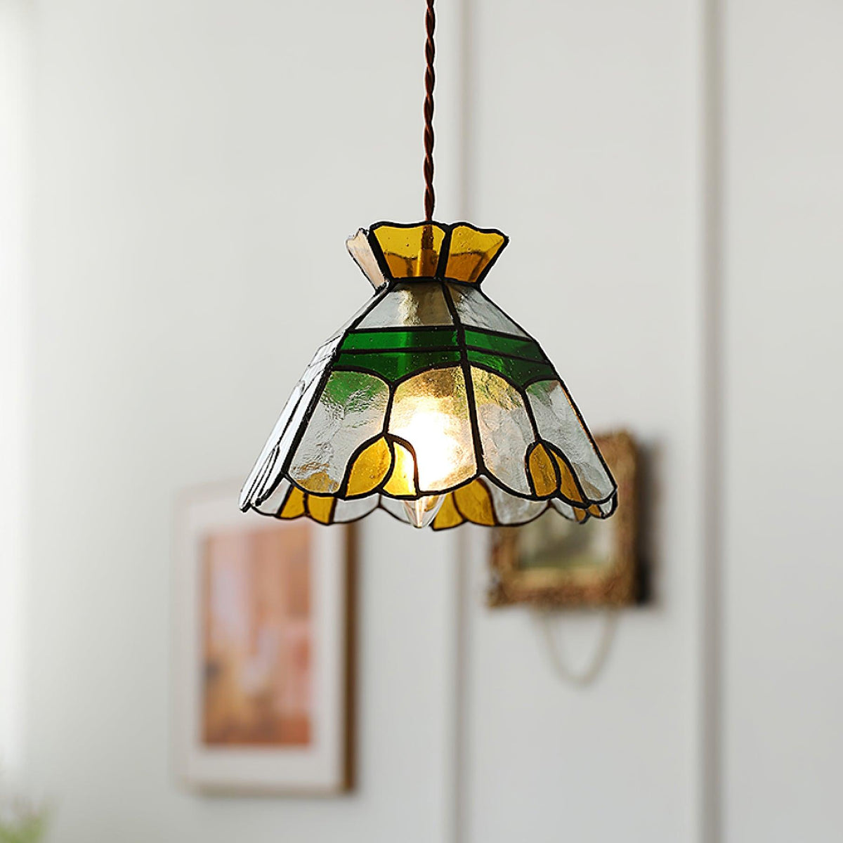 Coriva lampă suspendată din sticlă colorată, în stil modernist de la mijlocul secolului