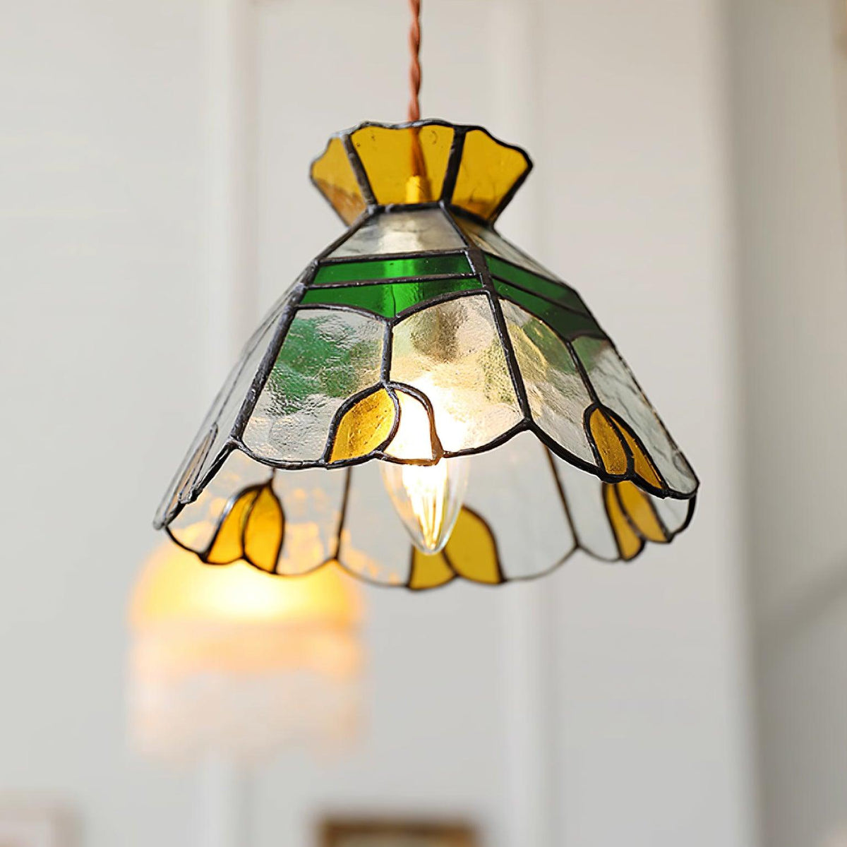 Coriva lampă suspendată din sticlă colorată, în stil modernist de la mijlocul secolului
