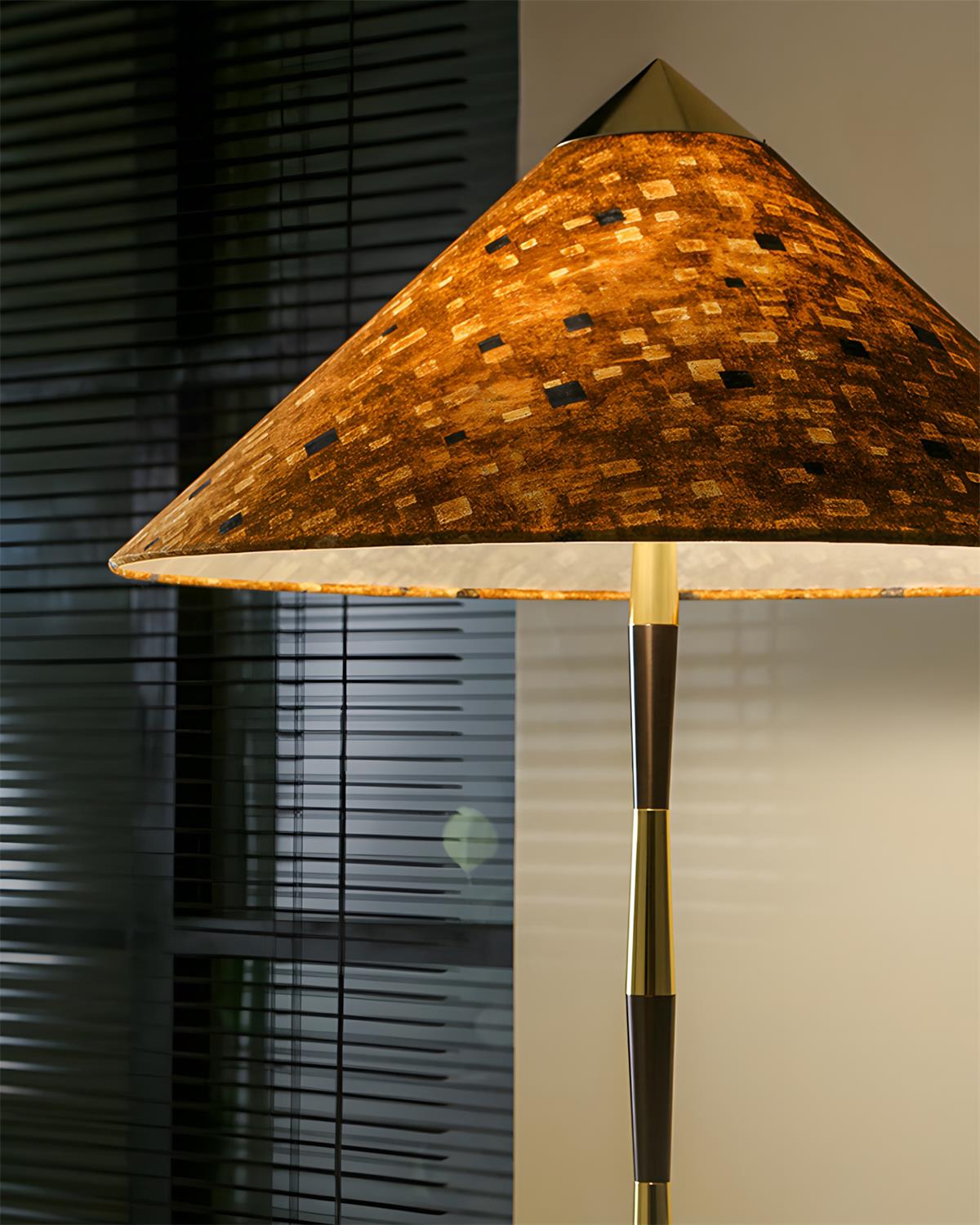 Burlwood lampadar