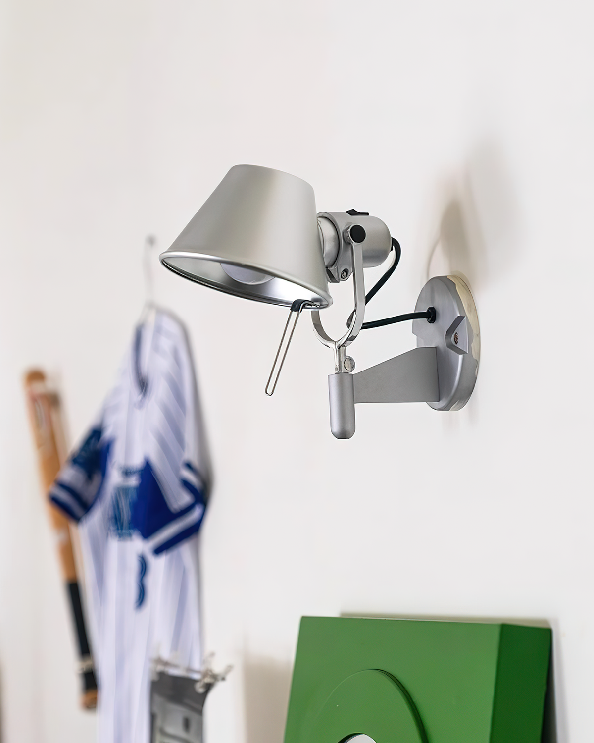 Aplică de perete corp metalic abajur conic reglabil modern minimalist