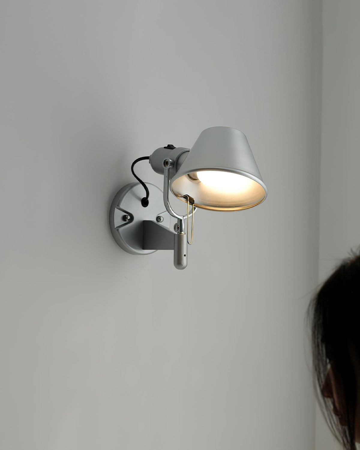 Aplică de perete corp metalic abajur conic reglabil modern minimalist