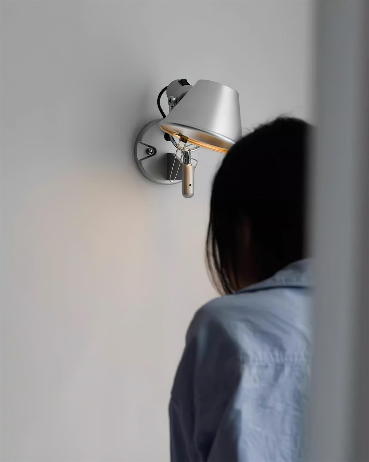 Aplică de perete corp metalic abajur conic reglabil modern minimalist