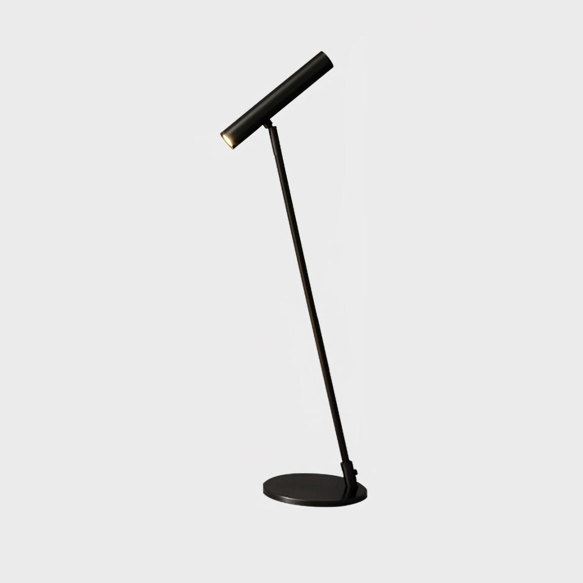 Anor lampă de masă minimalistă
