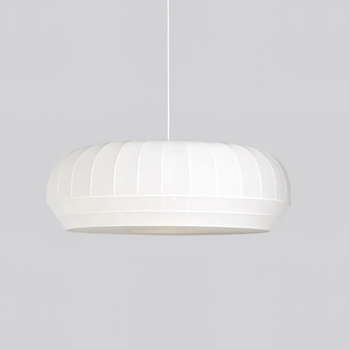 Taro lampă suspendată cu abajur din mătase alb cu linii verticale moi, modern și minimalist, din material textil