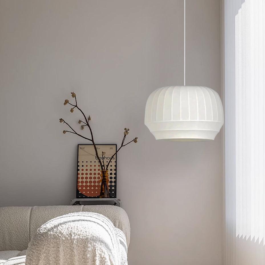 Taro lampă suspendată cu abajur din mătase alb cu linii verticale moi, modern și minimalist, din material textil