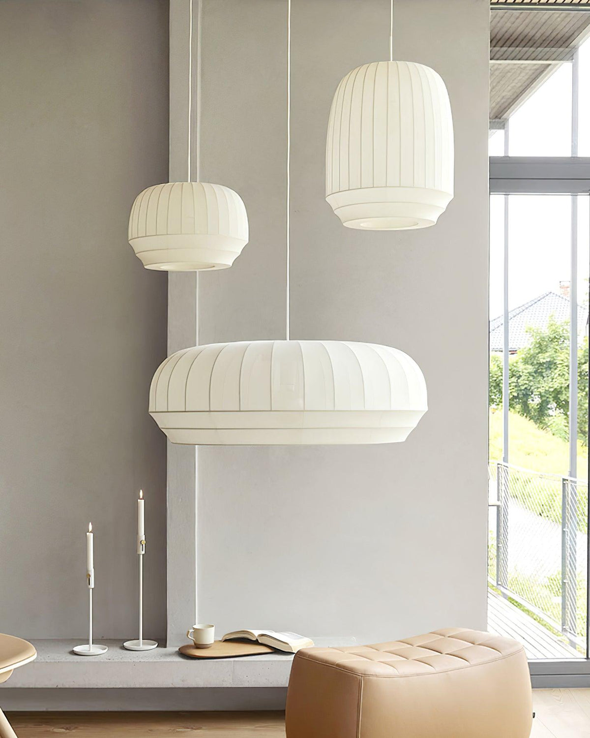 Taro lampă suspendată cu abajur din mătase alb cu linii verticale moi, modern și minimalist, din material textil