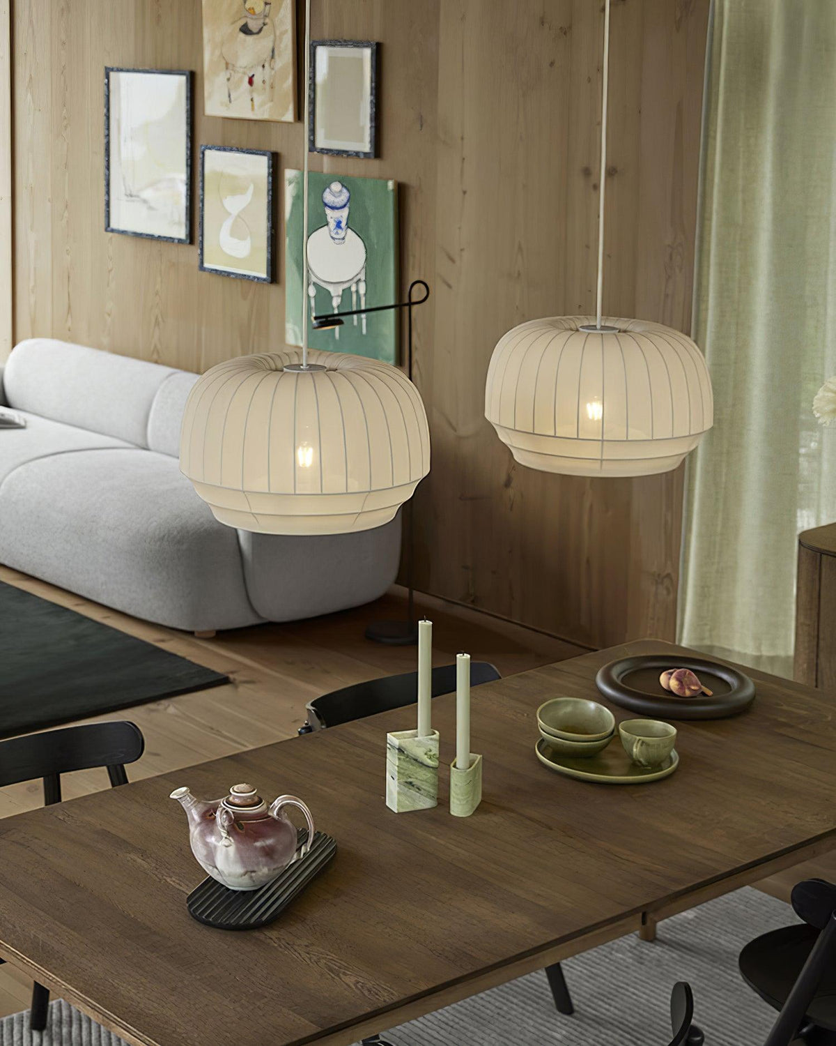 Taro lampă suspendată cu abajur din mătase alb cu linii verticale moi, modern și minimalist, din material textil