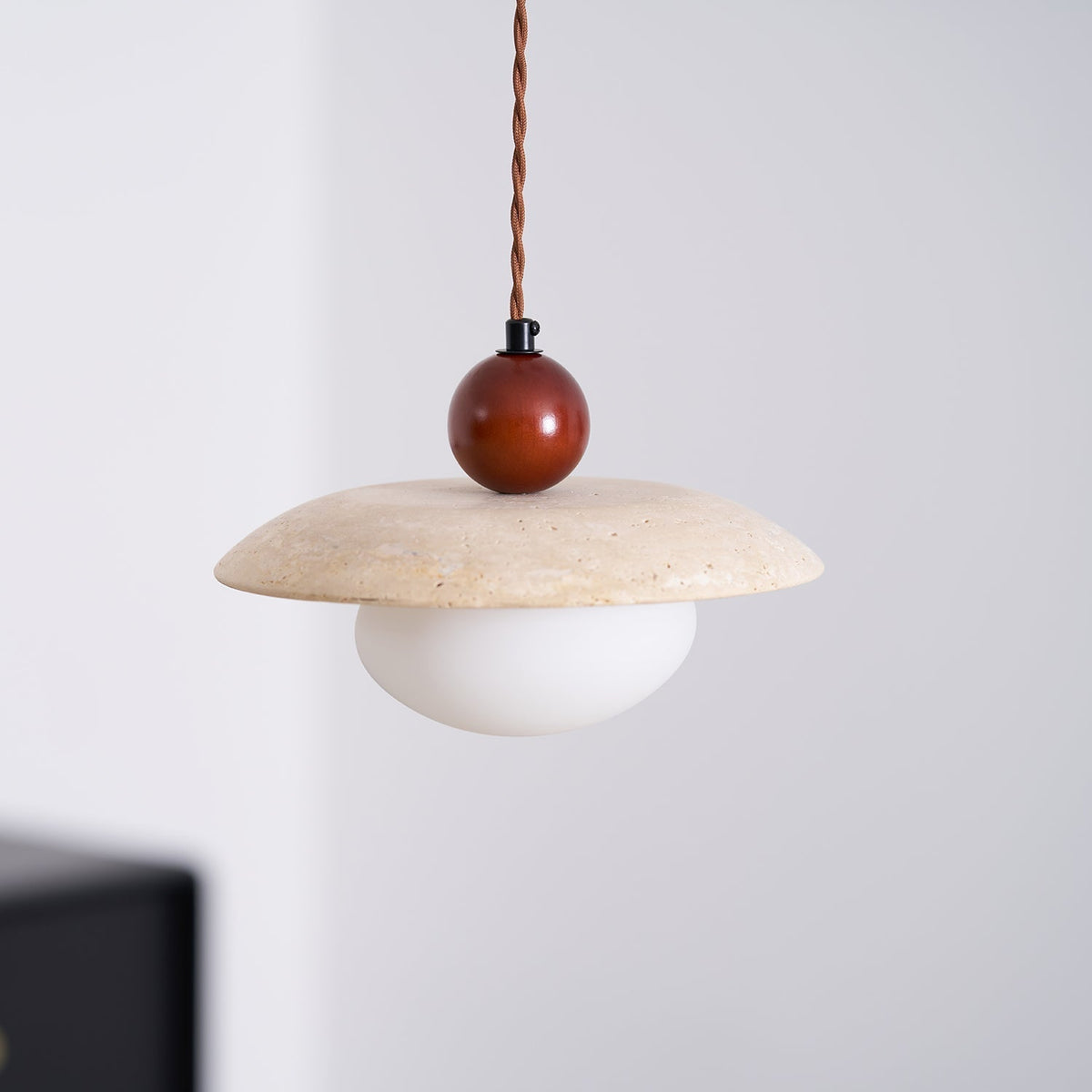 Seroaya lampă suspendată candelabru din travertin în stil modern