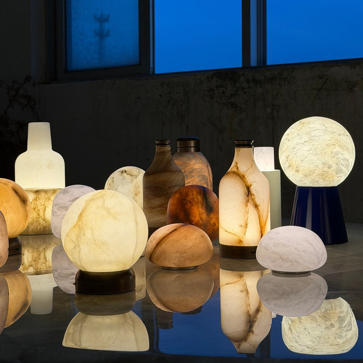 Trevi Orb lampă de masă portabilă (reîncărcabilă)