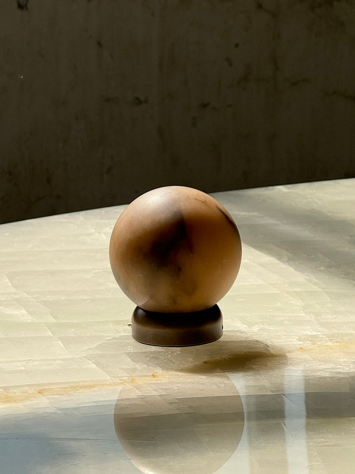 Trevi Orb lampă de masă portabilă (reîncărcabilă)
