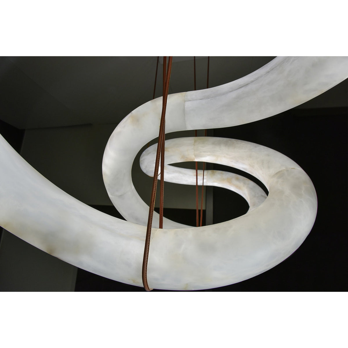 Albuelle candelabru din alabastru